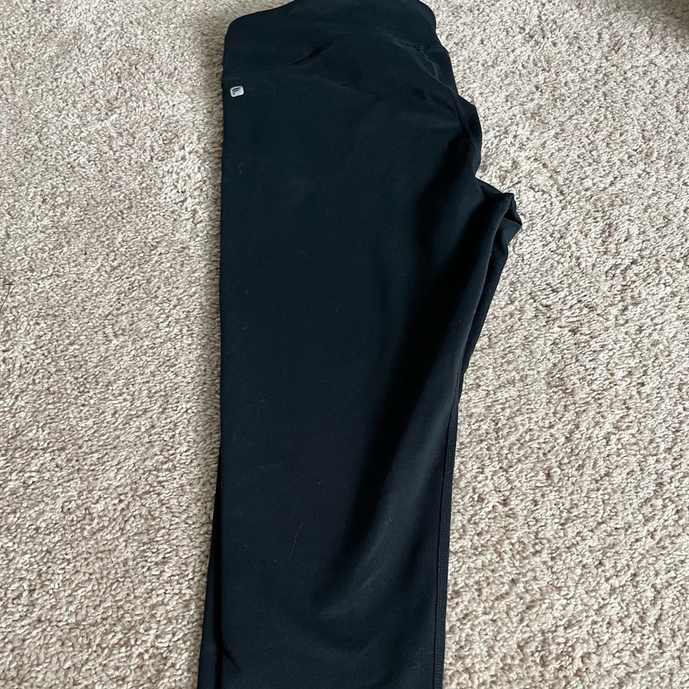Fabletics 5/8 length performance pants
